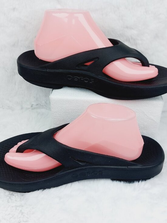 OOFOS Men\'s Black OOriginal Recovery OOfoam Slip-On Thong Sandal Size 10 main image 6